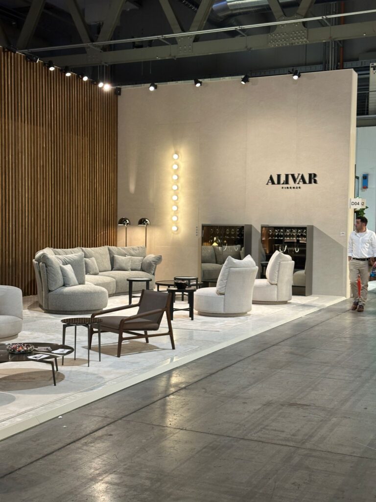 STAND | ALIVAR | 2025