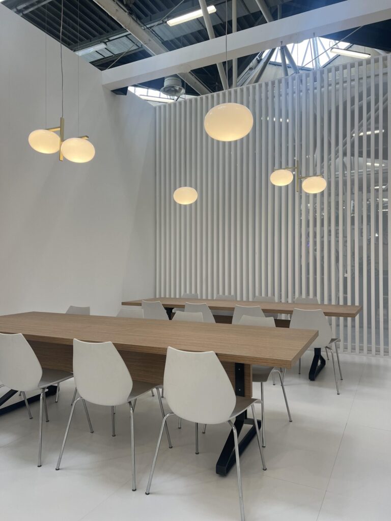 TABLE | AZZURRA | 2024