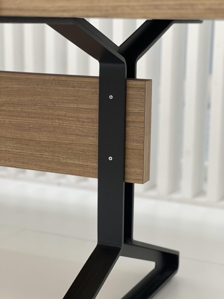 TABLE | AZZURRA | 2024