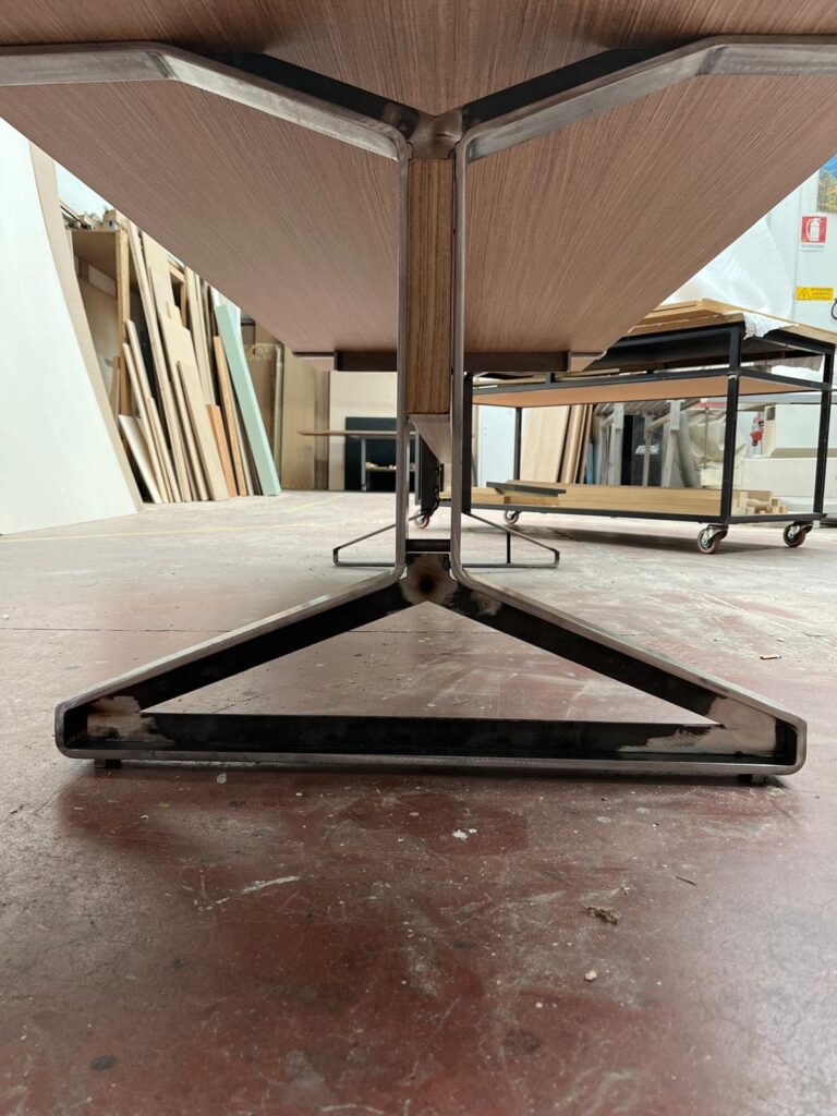 TABLE | AZZURRA | 2024